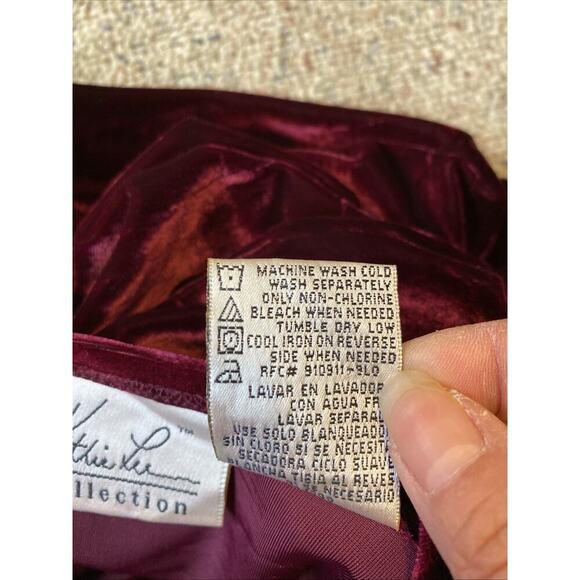 Vintage Kathie Lee Maroon Velvet Cardigan Women Size XL Button Front Vampires - Picture 9 of 9